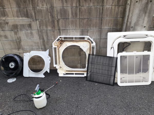 広島市南区の学生寮の空調機器を洗浄してきました。